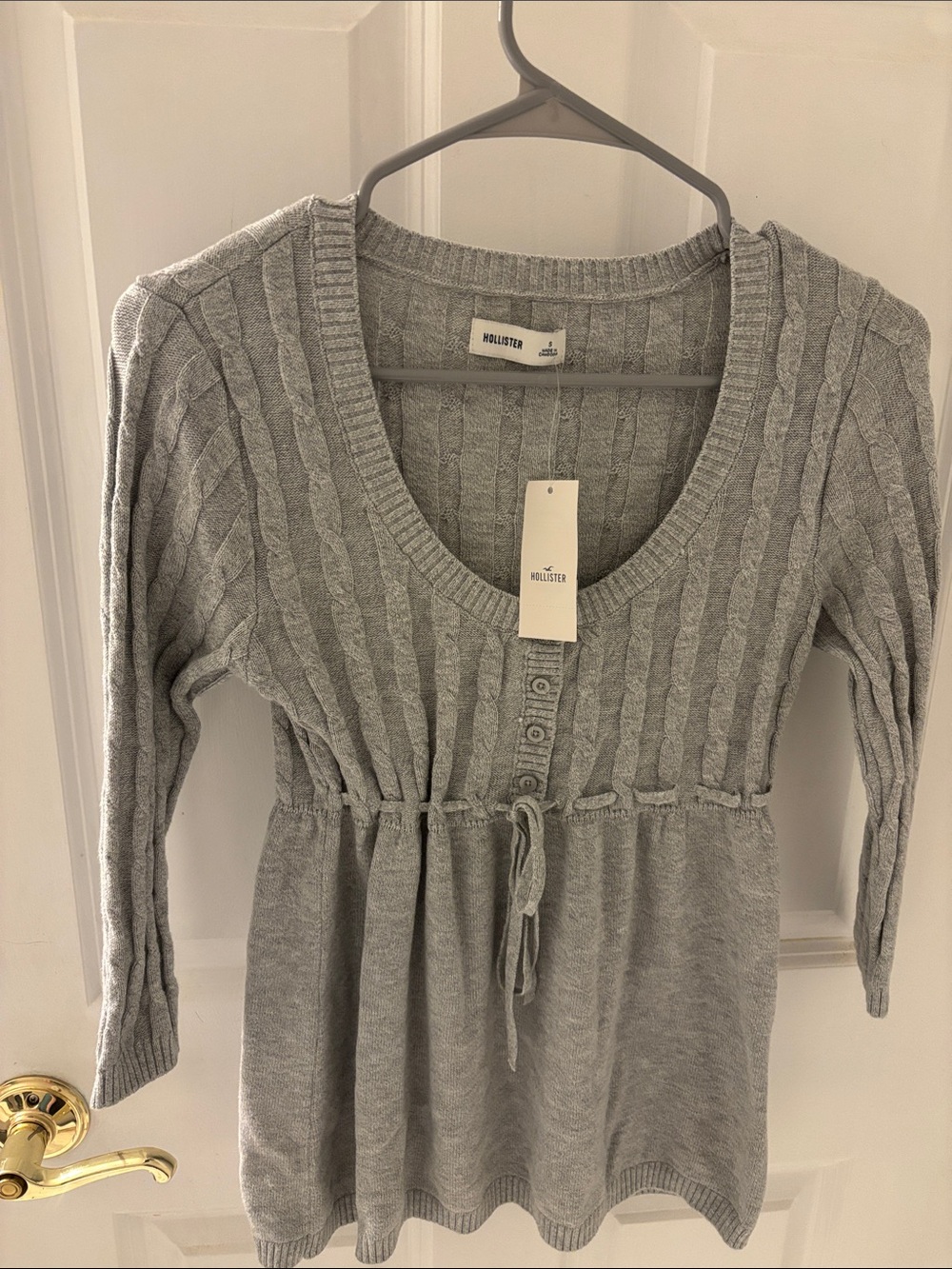 Hollister Light Gray Cable-Knit V-Neck Sweater with Waist Tie